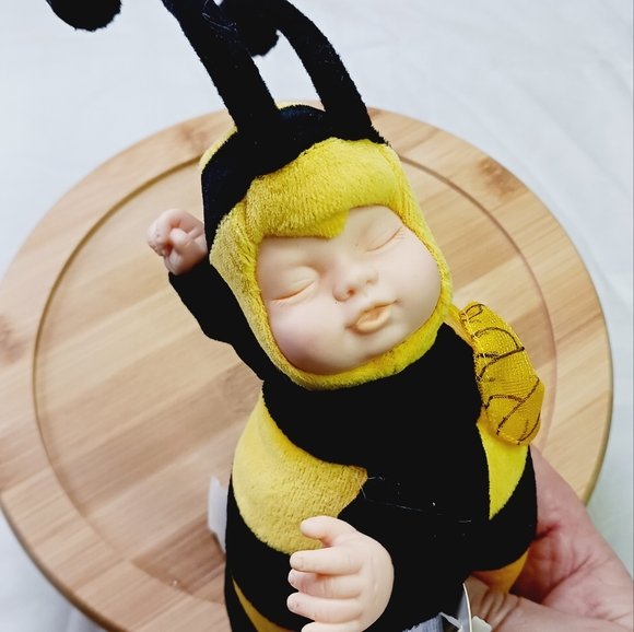 Anne Geddes Baby Bee - Picture 3 of 6